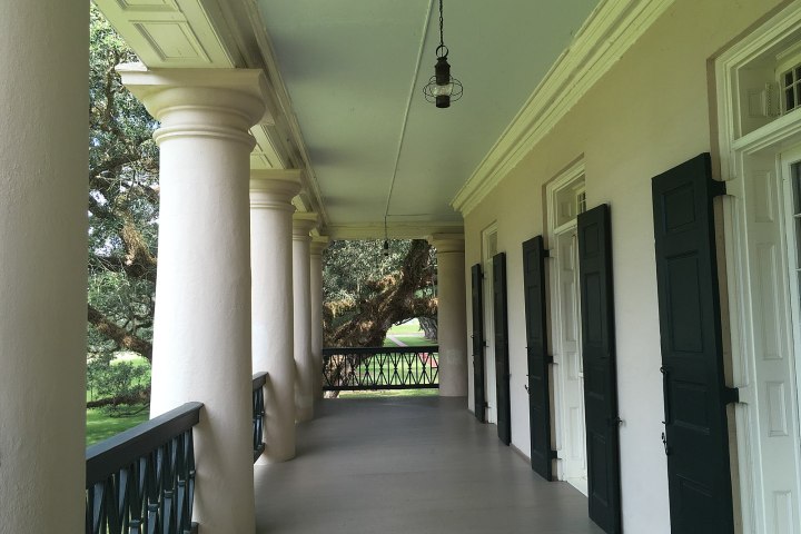 The balcony of the Oak Alley Antebellum Plantation